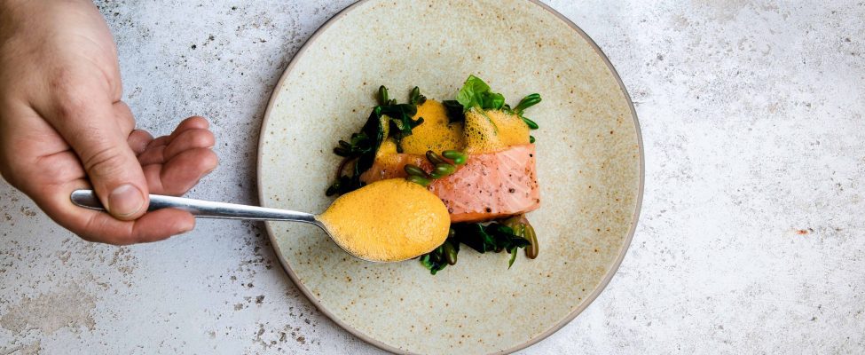 Beneficii pentru cei care lucrează în industria alimentară – Certificarea Sistemului de Management al Siguranței Alimentare